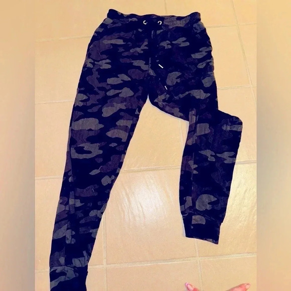 Soma WKND Soft Brushed Terry Jogger, black gray camo size XS - Picture 11 of 14